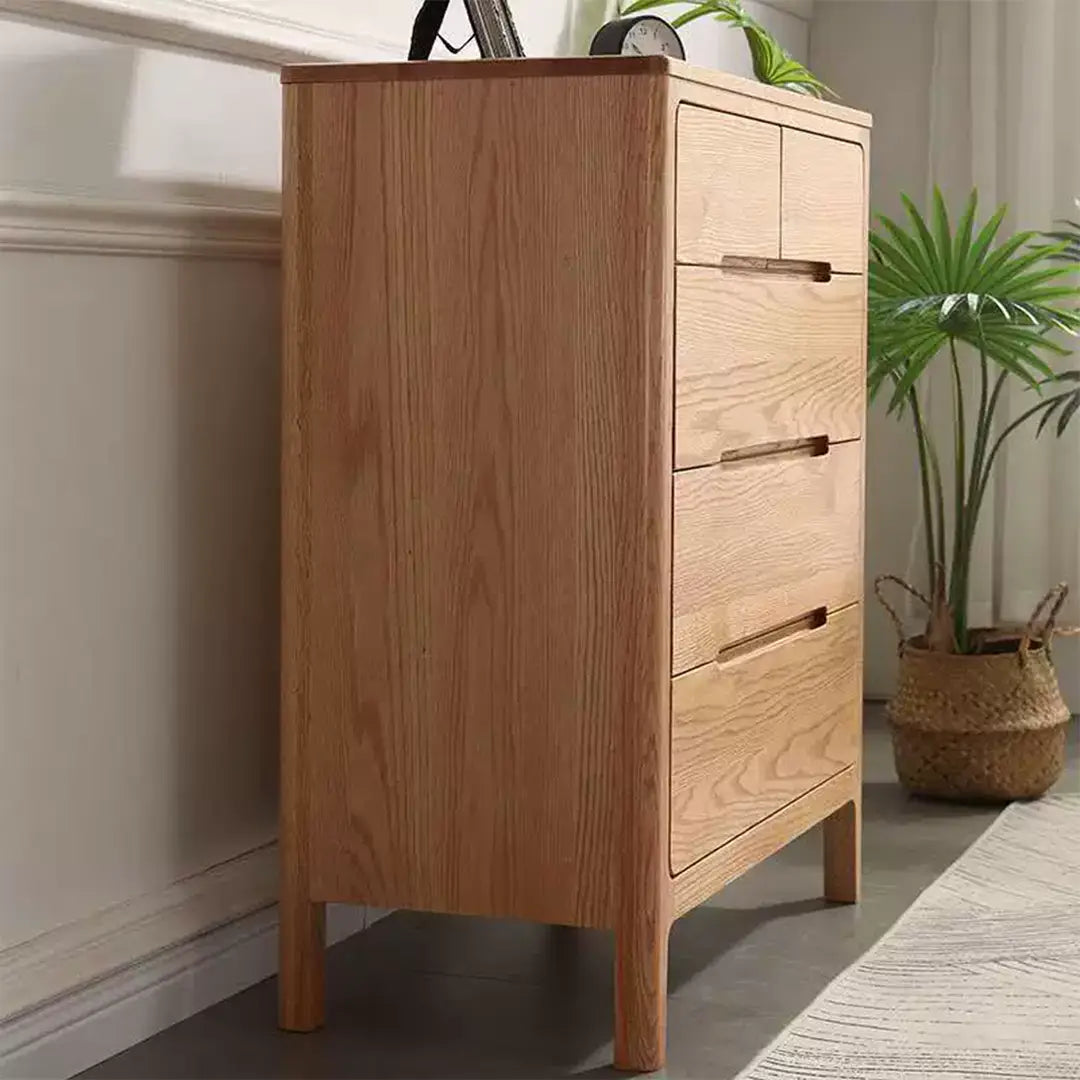 Minimalist Solid Wood Chest of Drawers – Spacious 5-Drawer Dresser with Smooth Oak Finish & Hidden Handles